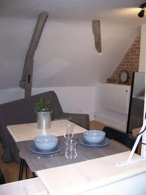 Rennes: Studio 4 Couchages, Proche Commerces, Bus. Buitenkant foto
