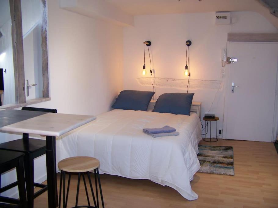 Rennes: Studio 4 Couchages, Proche Commerces, Bus. Buitenkant foto