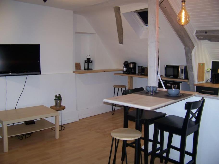Rennes: Studio 4 Couchages, Proche Commerces, Bus. Buitenkant foto